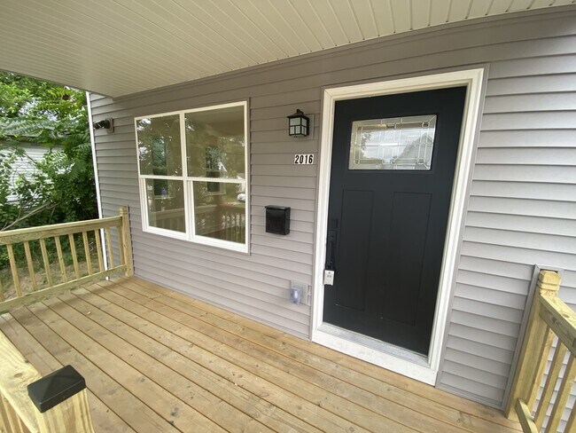 Photo - 2016 Towner Ave SW