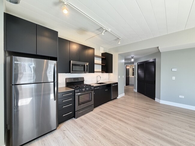 Photo - 941 W Belmont Ave Unidad 702