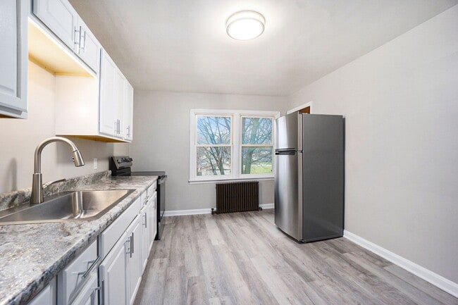 Building Photo - Newly Renovated 1br/1ba Apartment Available! PICTURES COMING SOON! Unit D