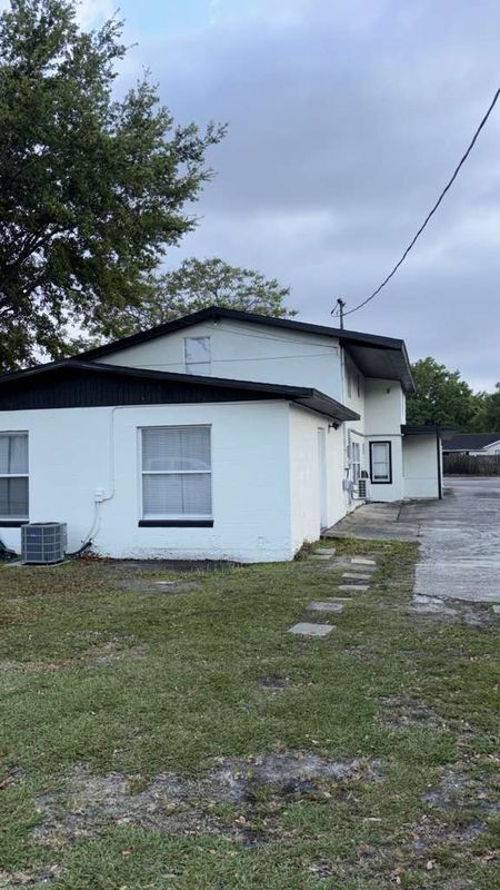 Photo - 215 Neptune Rd