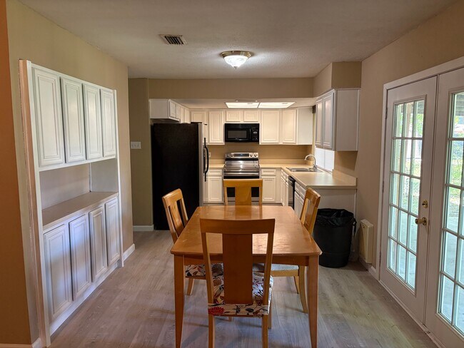 Photo - 724 Melinda Dr