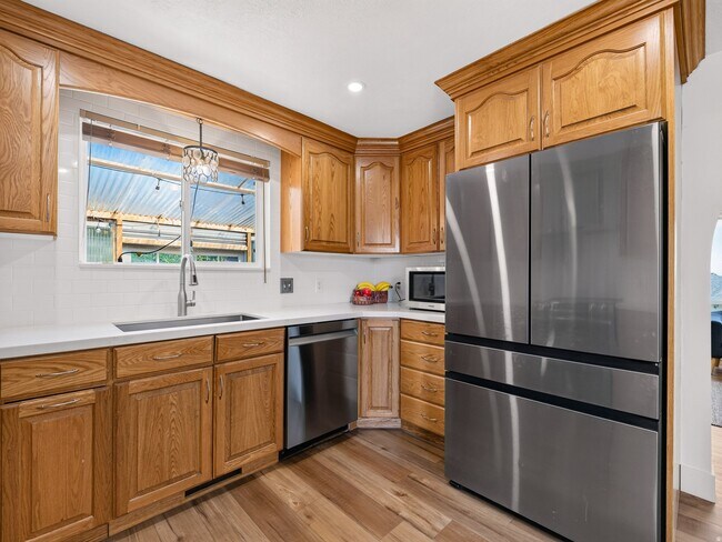 Photo - 355 W 1700 S St