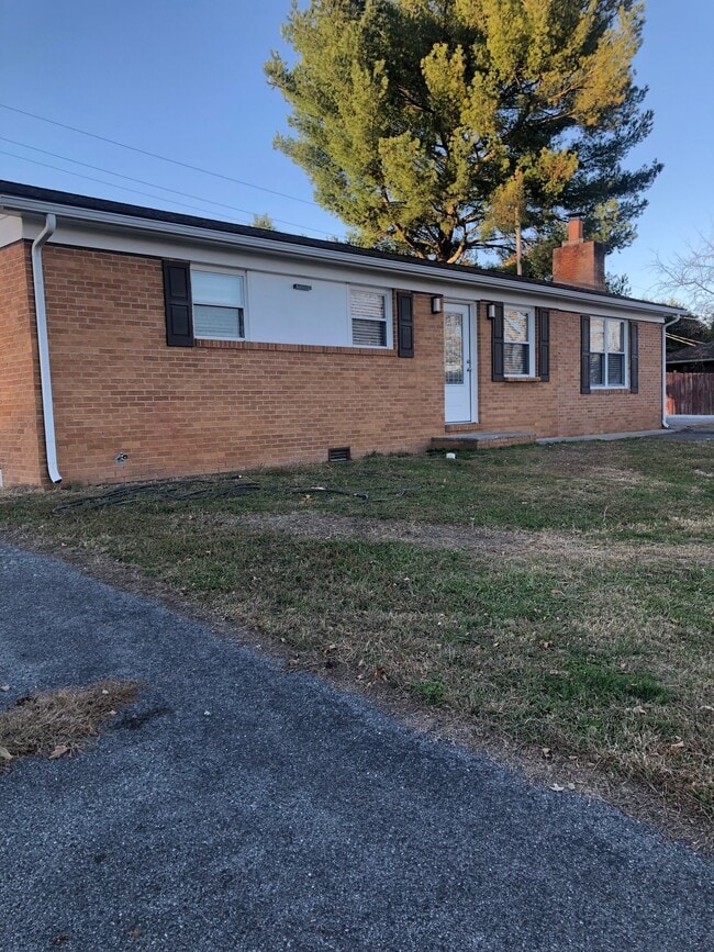 1908 Hill Rd