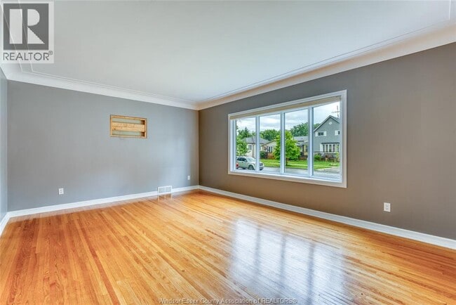 Photo - 2010 Olive Rd