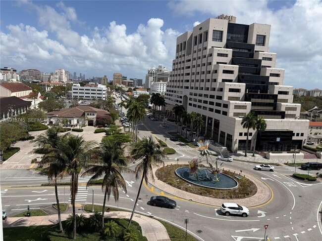 Building Photo - 625 Biltmore Way Unit 805