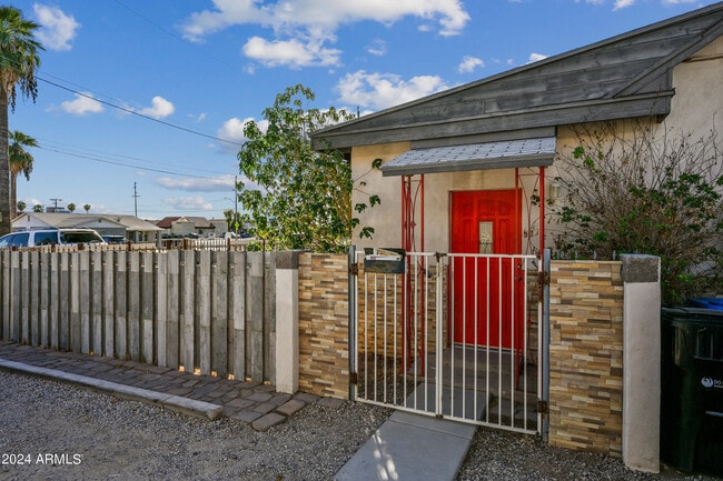 Photo - 1850 W Glenrosa Ave