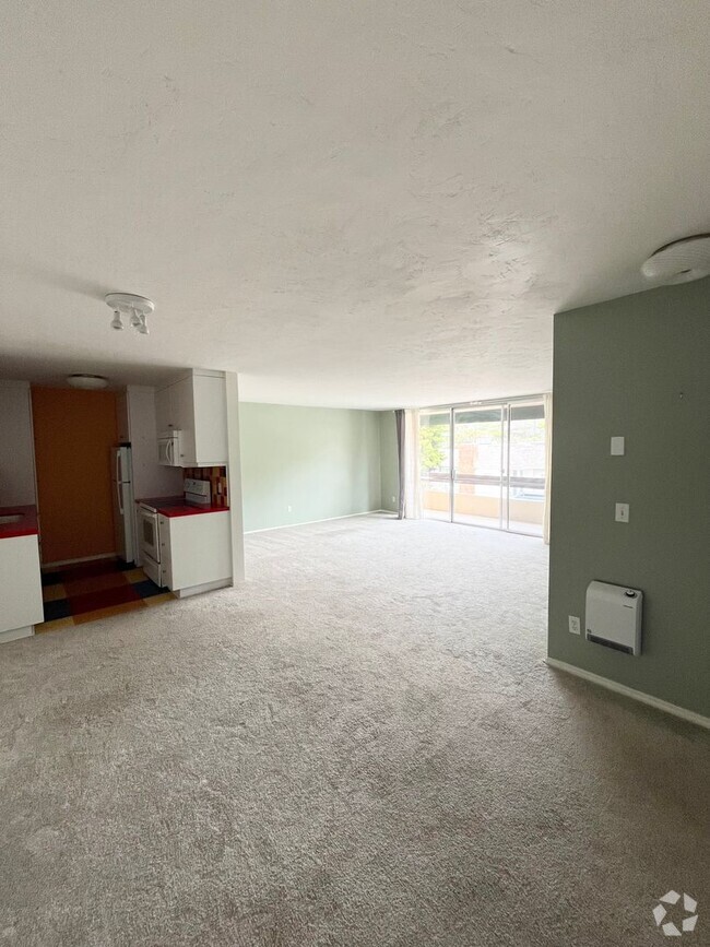 Building Photo - SPACIOUS 2 BEDOOM/2 BATHROOM CONDO FOR REN... Unit 268