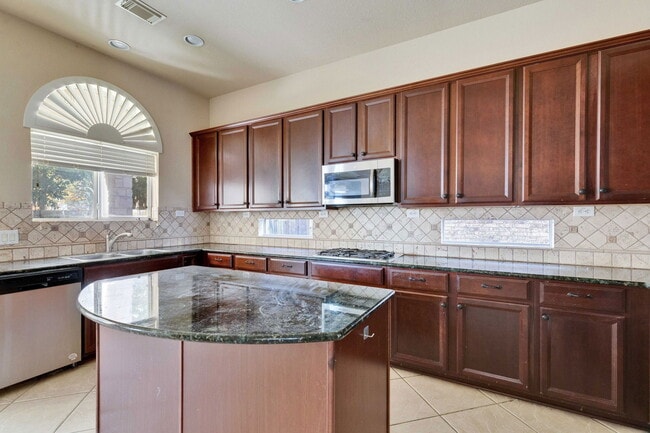 Photo - 916 Cavalry Ride Trail