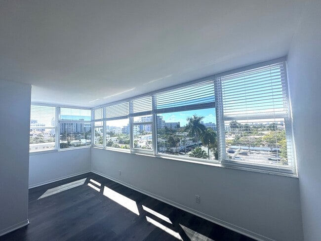 Photo - Large Updated 2BR/2BA Bath Condo - Steps from Fort Lauderdale Beach! Unit 505