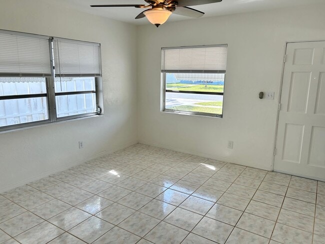 Photo - 2 bed 1 Bath House in Ideal Location in St Pete