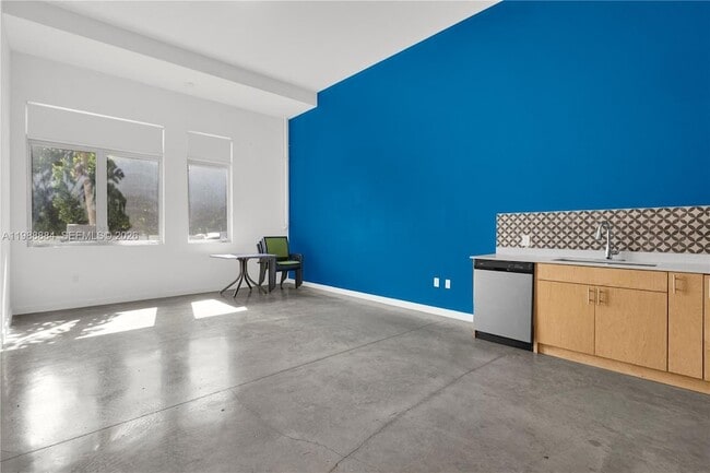 Photo - 765 NW 1st St Unidad 201