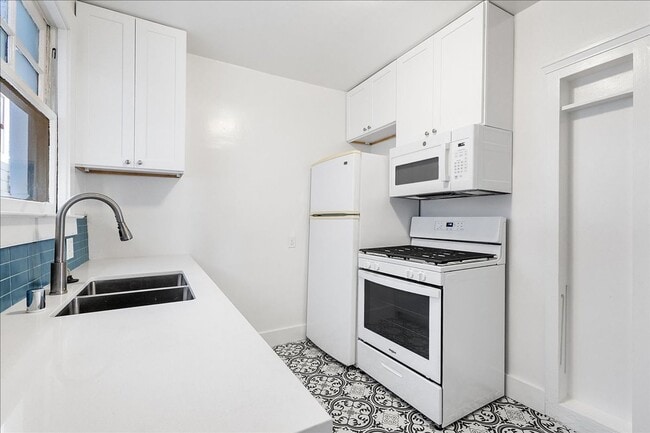 Photo - CLINTON AVE 2134-2138 Unidad 2134