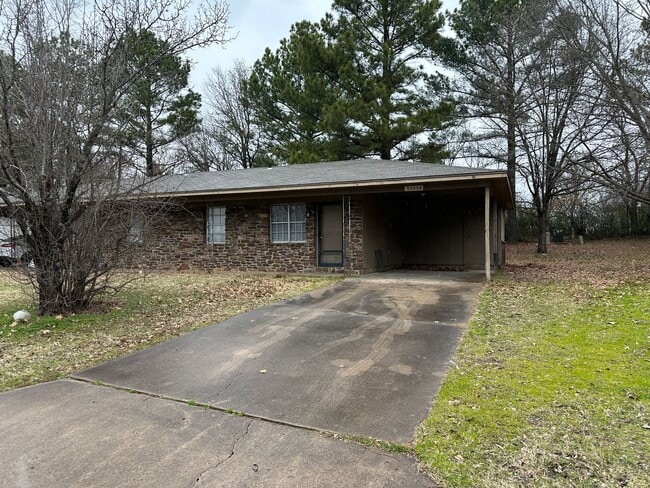 Building Photo - 3505 Elm St Unit A