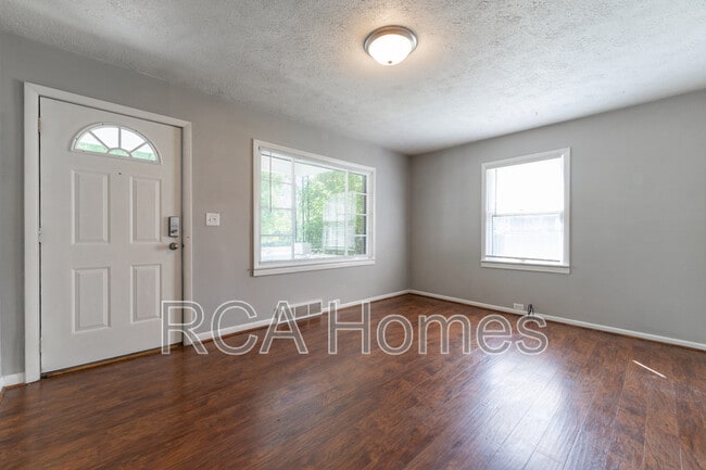 Building Photo - 724 E Pleasant Run Parkway North Dr