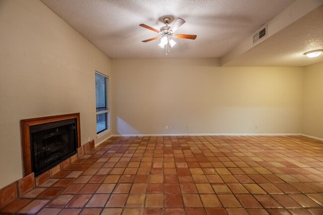 Photo - Robbins Place #208