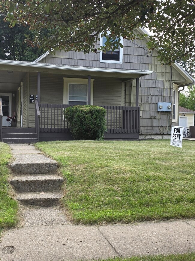Building Photo - 1028 Lansing Ave Rental