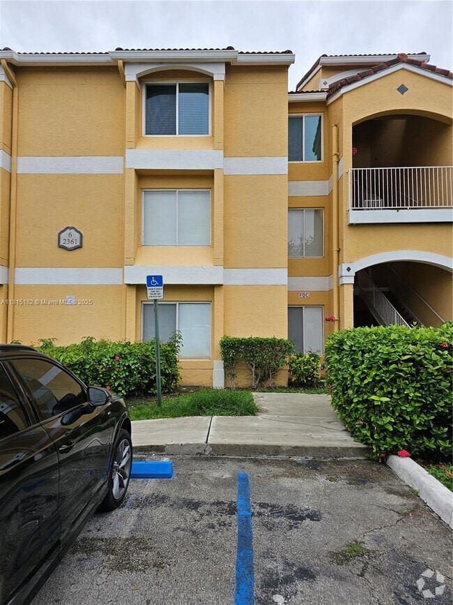 Building Photo - 2361 NW 33rd St Unit 610 Rental