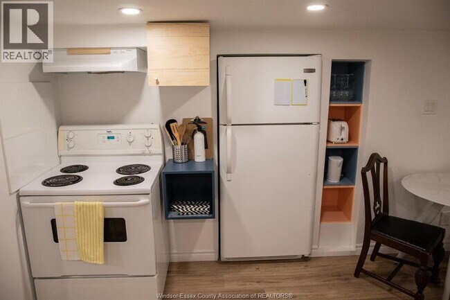 Photo - 758 Pierre Ave