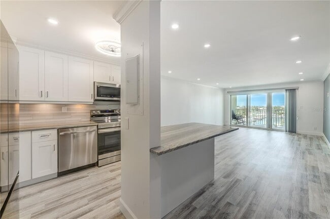 400 64th Ave Unit 901