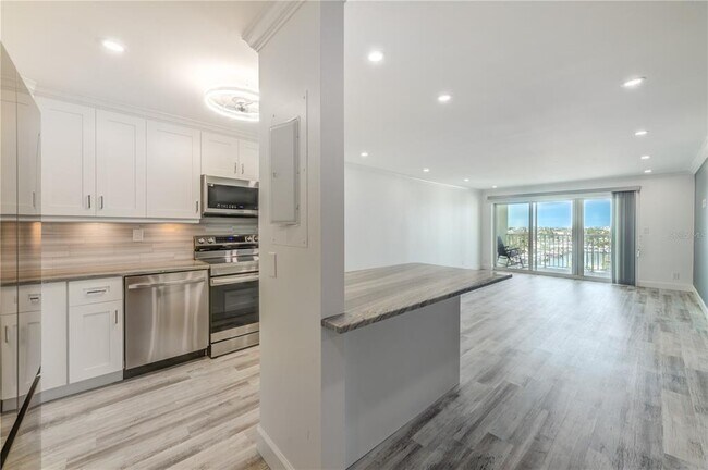 Photo - 400 64th Ave Unit 901