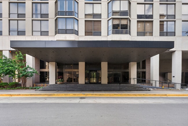 Photo - 2650 N Lakeview Ave Unit 2801