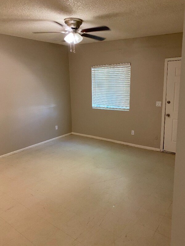 Photo - 403 E Quail Ave