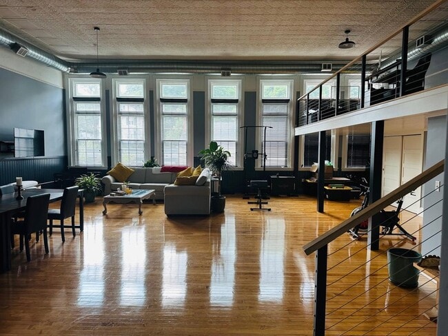 Photo - 60-64 High Street Unit 3 Unit 3