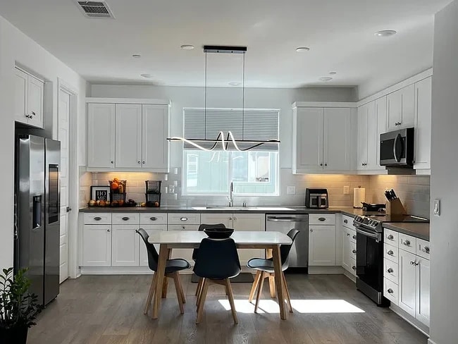 Building Photo - 905 Madonna Rd Unit 40