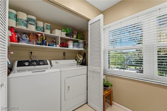 1055 Forest Lakes Dr Unidad E209