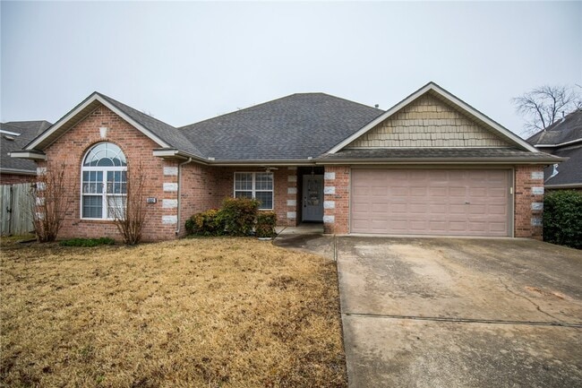 Photo - 402 NE Shasta Ct