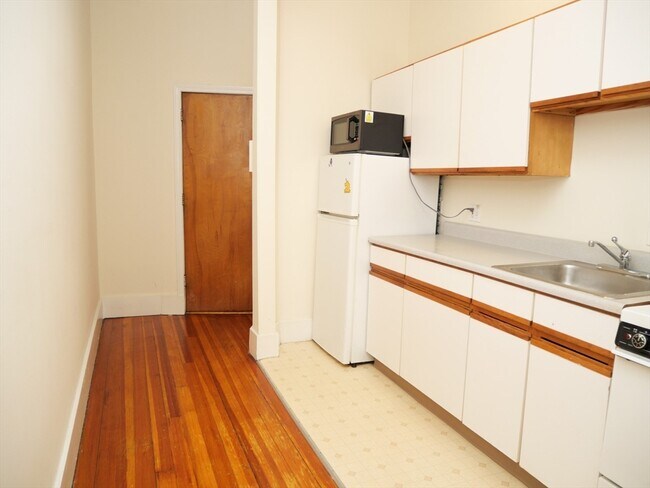 Photo - 1382 Beacon St Unidad 4