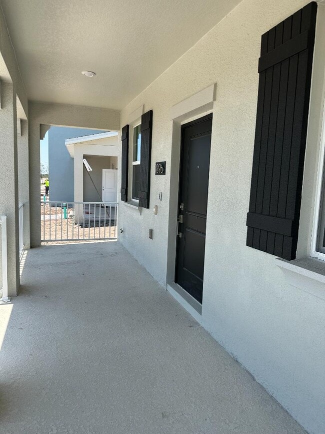 Building Photo - 1896 Tohoqua Blvd Rental