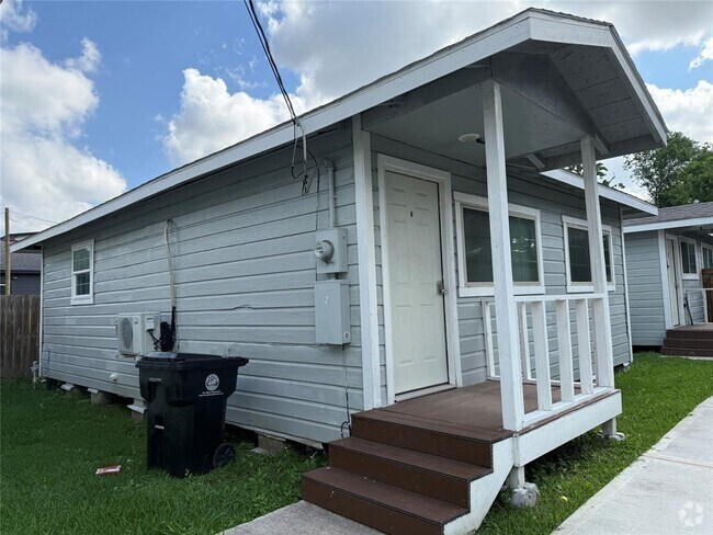 Building Photo - 8510 Safeguard St Unit 2 Rental