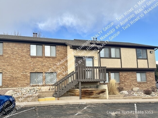 Building Photo - 1120 Yuma St Unit A