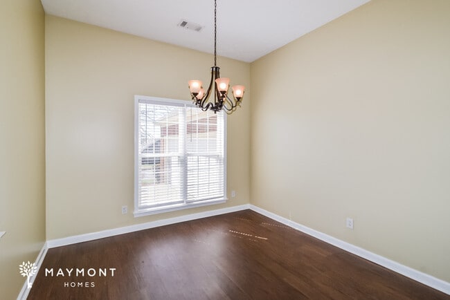 Photo - 604 Castle Brook Dr