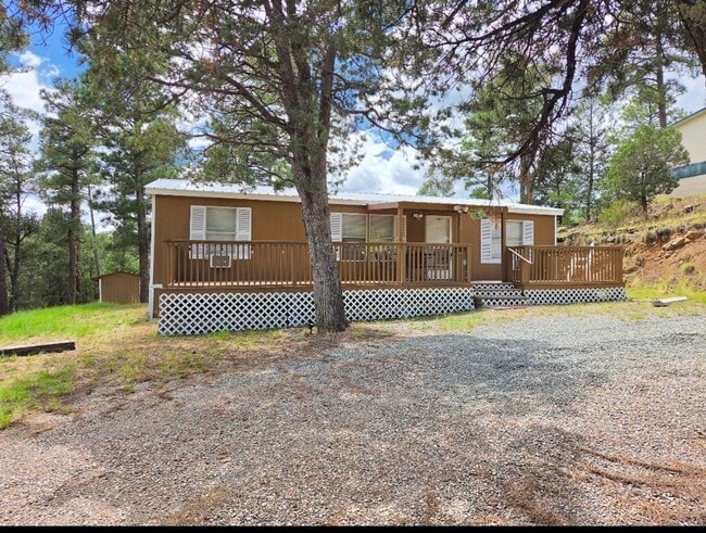 Building Photo - Furnished Three Bedroom Single Level Home
