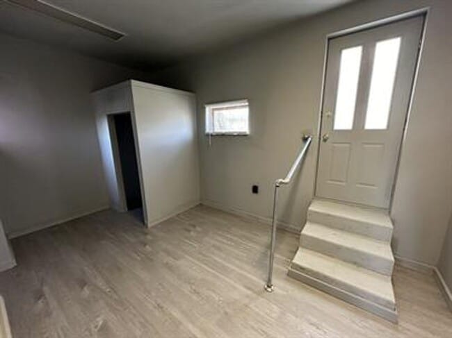 Photo - AVAILABLE FOR SHOWING NOW!!! 2BR/1BA  W/ Laundry Hook-Up!