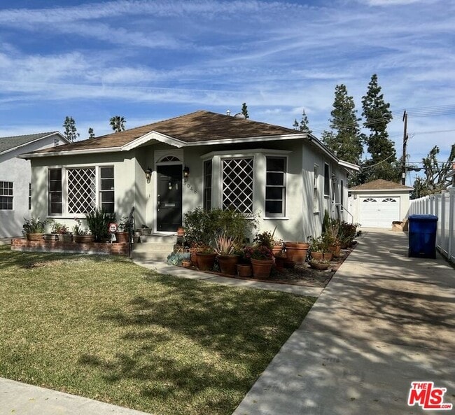 5048 Enfield Ave