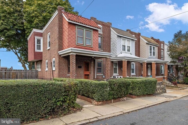 Photo - 801 N Scott St Townhome