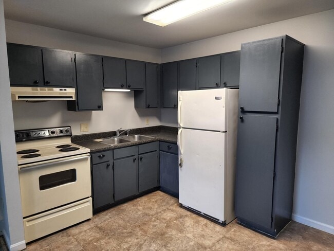 Building Photo - 3704 Tiffany Dr Unit A
