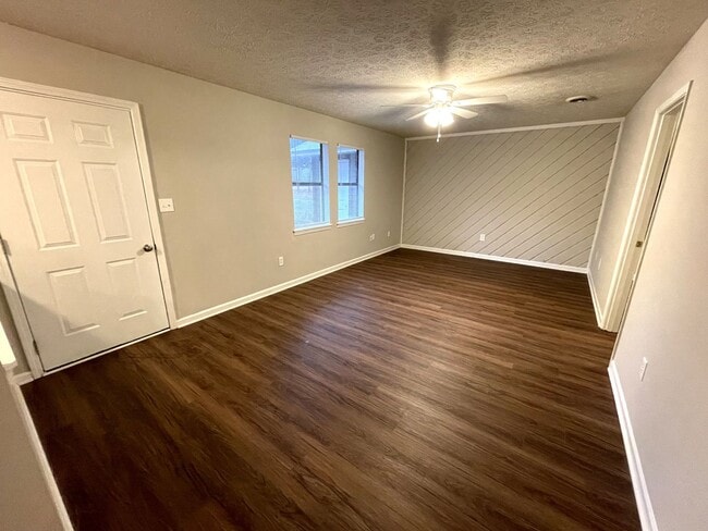 107 Harden Hill Rd Unit B