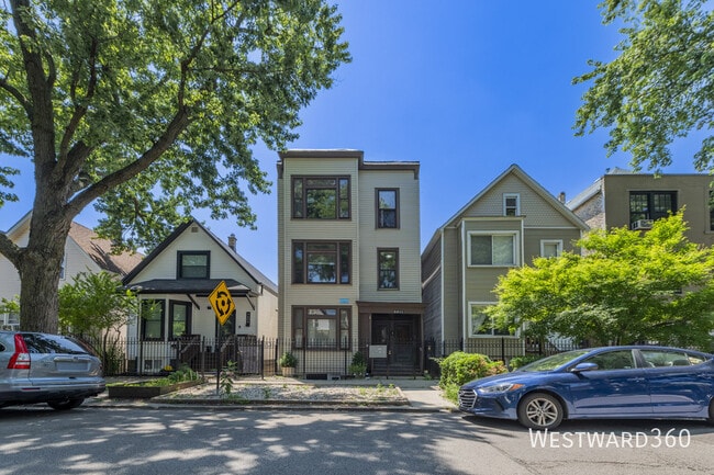 Photo - 2611 W Cortland St Unit 1