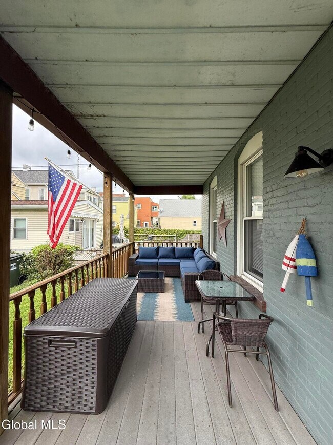 105 Hudson Ave Unidad 1