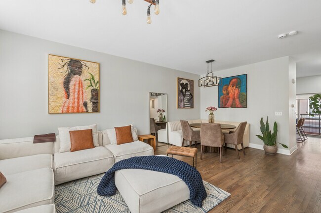 Photo - 2504 S Calumet Ave