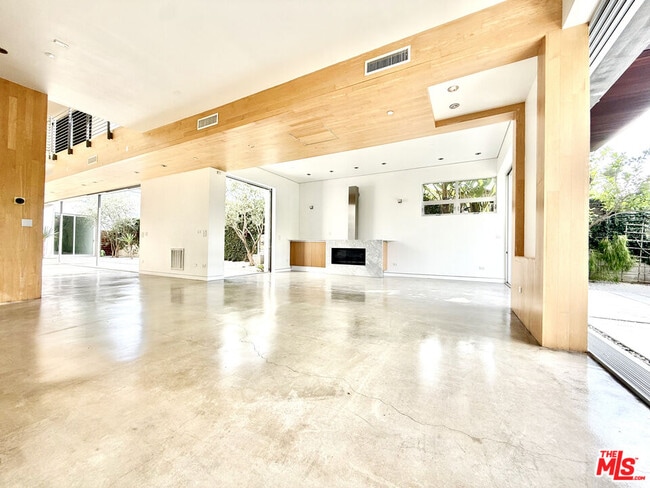 Photo - 716 Brooks Ave