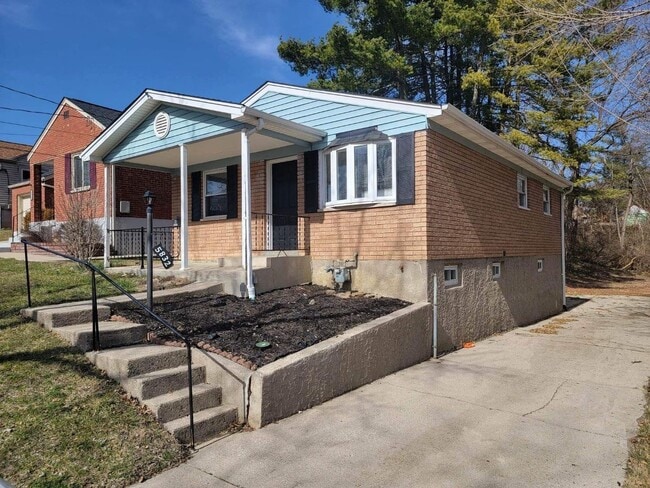 Photo - BRIDGETOWN- Warm and Cozy 3 bedroom with attached garage