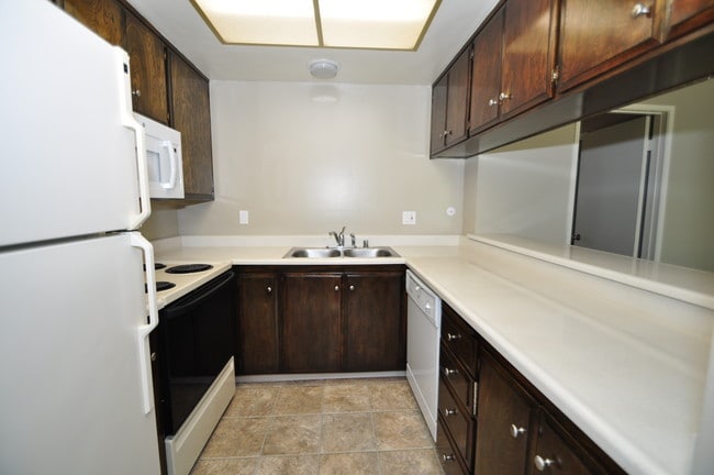 Photo - Country Club Village Apartments