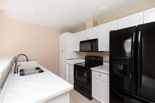 Photo - Beautifully Updated 2 Bedroom 2 Bath Sammamish Condo in Sundance at Klahanie!