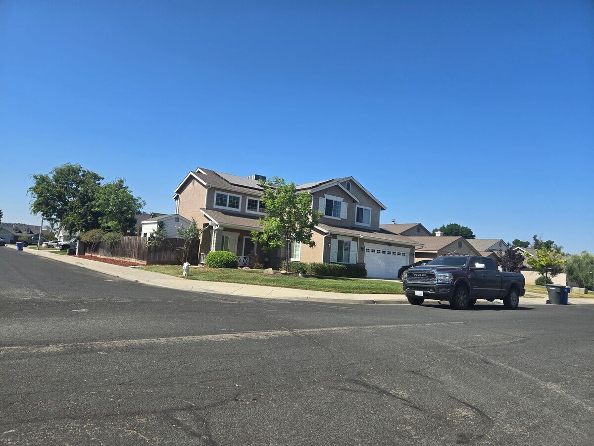 Photo - 6 BR's, 3 Bathrooms with a pool and spa av...