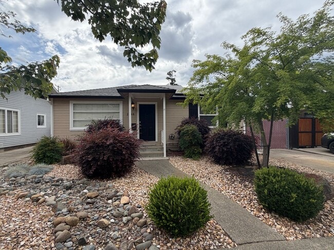Photo - 2 bedroom | 1 bathroom | Single family home with pool + detached room & full bathroom